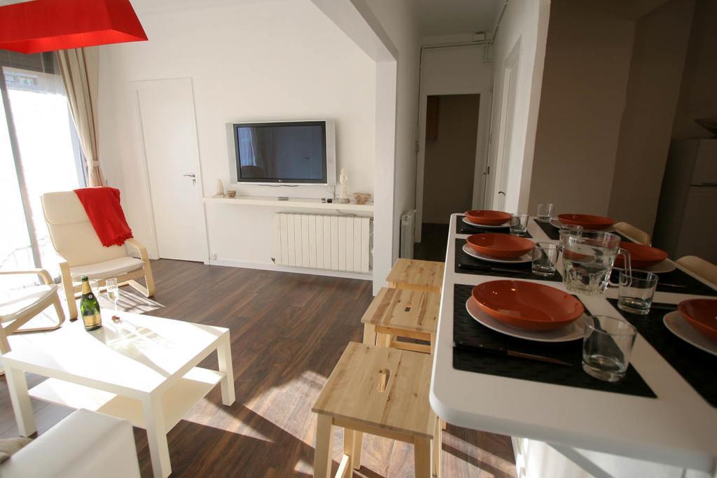 Near Clot & Sagrada Familia Apartment บาร์เซโลนา ภายนอก รูปภาพ